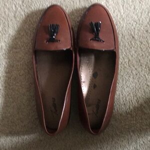 Trotters Brown Tasseled Leather Upper Flat Slip On Shoes-Size 10WW